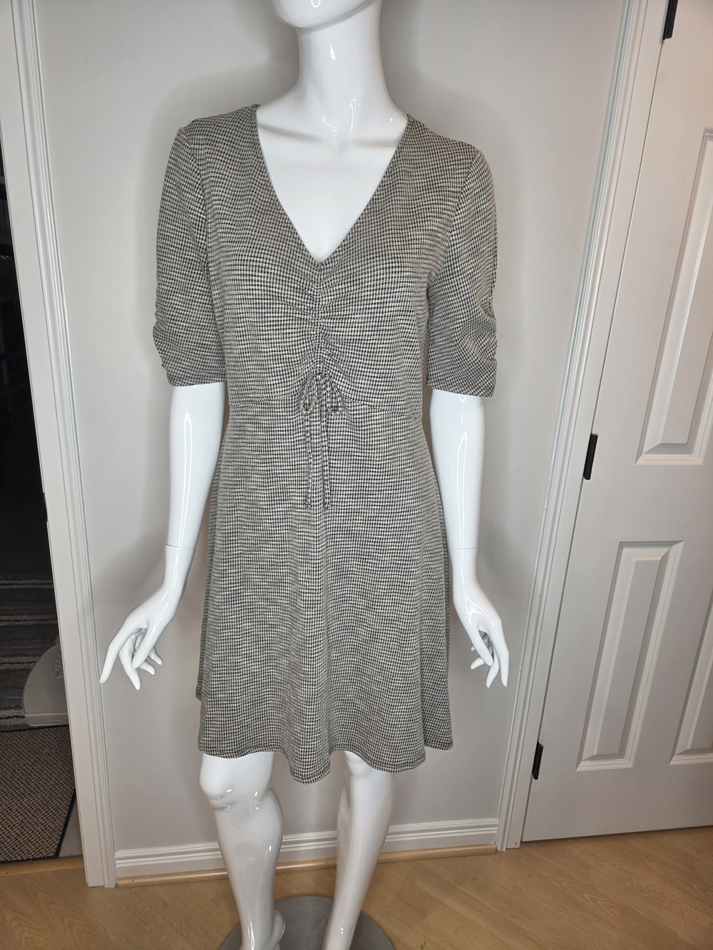 LC Lauren Conrad Black Tan Check Knit Shirt Sleeve Dress